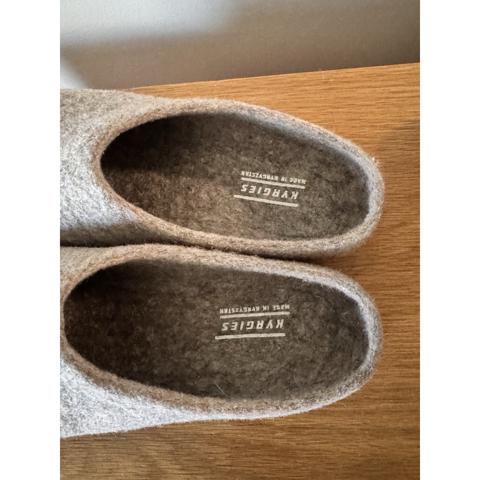Kyrgies Wool Felt Slippers Casual Oatmeal Size 44eu (11-11.5 Us) — image 2 of 5